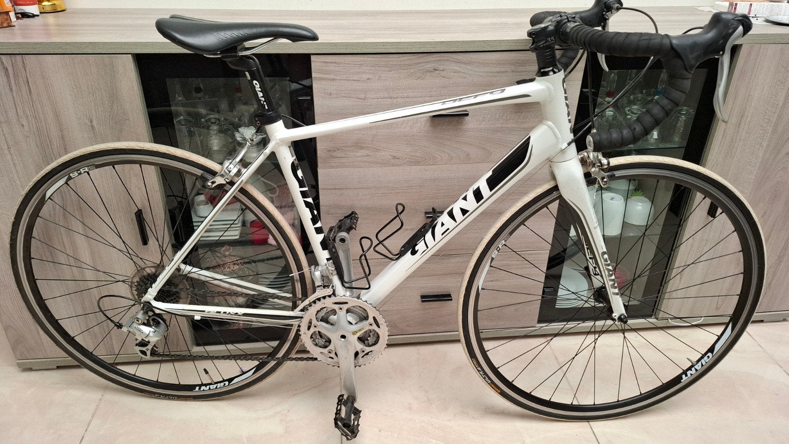 Vélo de course Giant DEF9 en bonne état taille 50, Vélos & Vélomoteurs, Giant