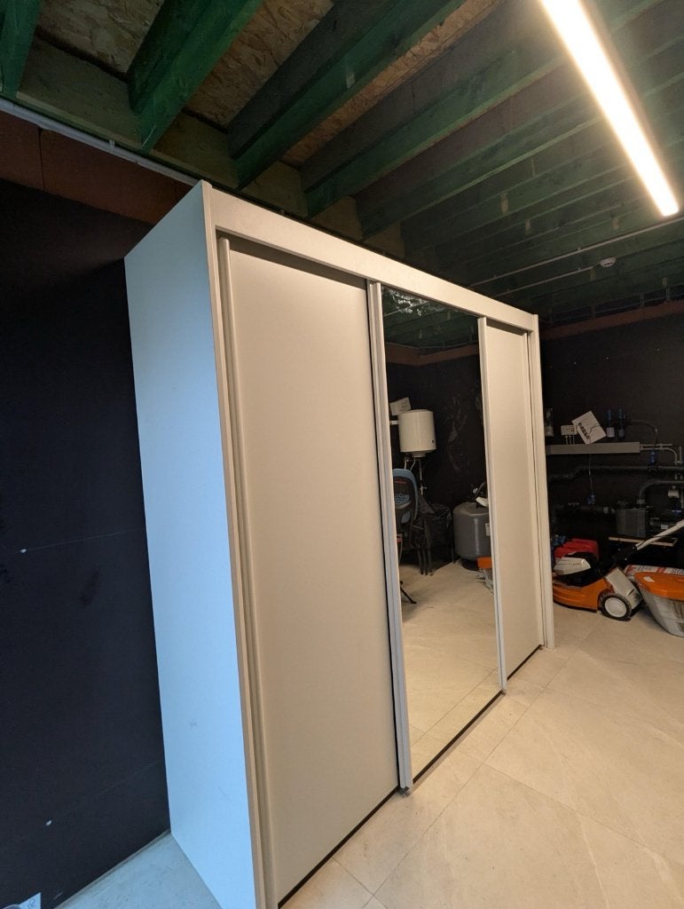 Moderne schuifdeurkast in zeer goede staat, Huis en Inrichting, Kasten | Kleerkasten, Zo goed als nieuw, 200 cm of meer, 200 cm of meer