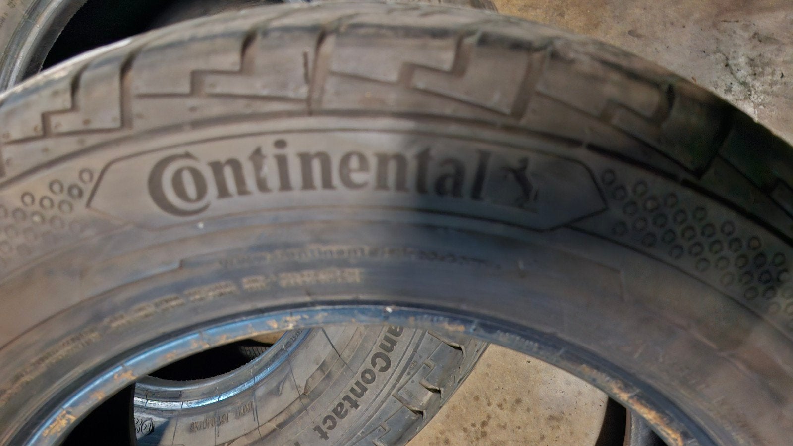 Continental 215/65 R16C – 2 Stuks – 7mm – 2025, Ophalen