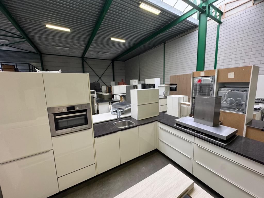 Nette Hoekkeuken Hoogglans + Apparatuur Bosch + GEDEMONTEERD, Ophalen of Verzenden, Composiet, Hoekkeuken