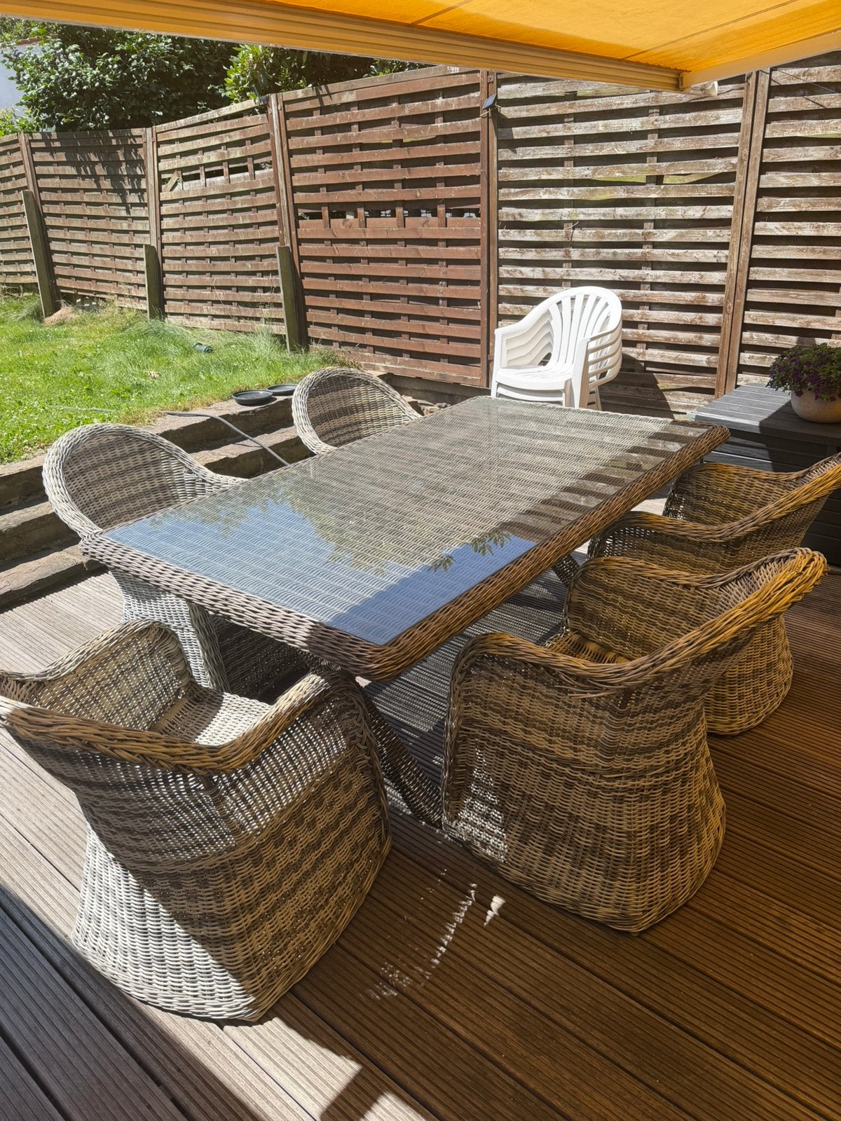 Table de jardin et 5 chaises, Table à dinner, 5 places, Salons de jardin, Synthétique