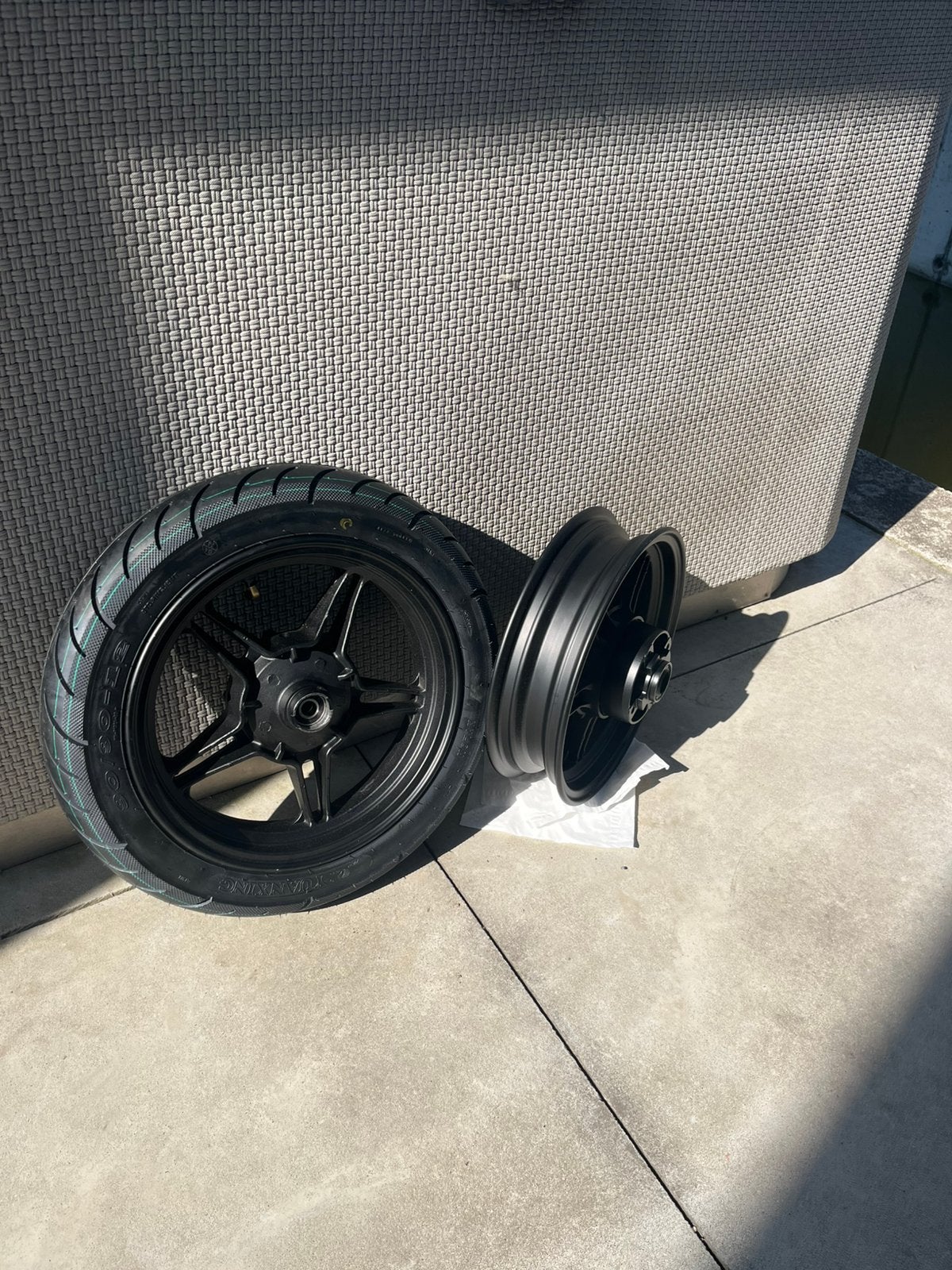 Kit jantes supermotard 12pouce +pneu avant pré monter, Enlèvement, Comme neuf