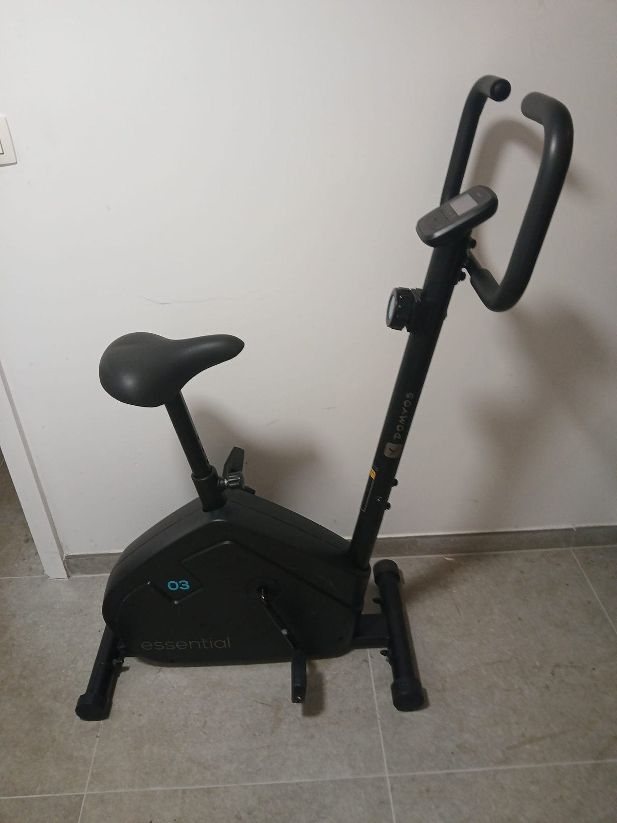 Vélo d’appartement Domyos Essential 03, Sport en Fitness, Fitnessapparatuur, Ophalen, Zo goed als nieuw, Armen, Spinningfiets