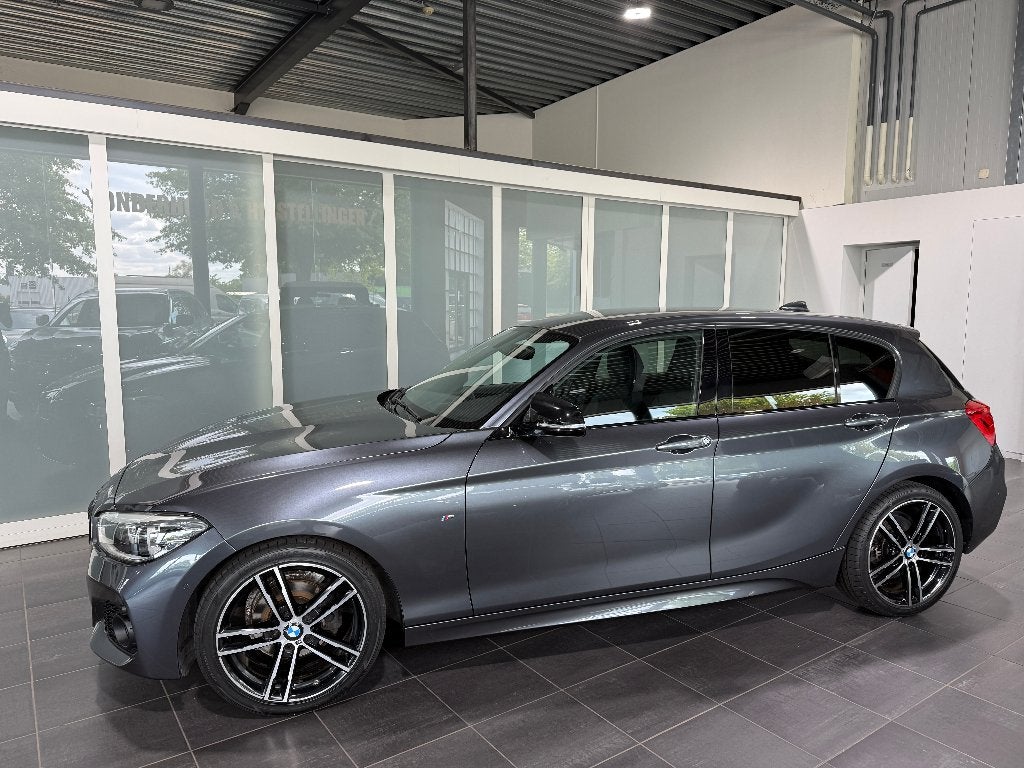 BMW 118i M-Pack Ultimate /Automaat/Navi/ 12 M Garantie, Argent ou Gris, Achat, Euro 6, Entreprise