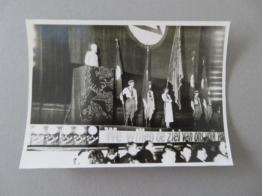 1936 Carnotstr Ciné Rubens demonstatie H. van Puymbrouck VNV, Verzamelen, Foto's en Prenten, Foto, Ophalen of Verzenden, Zo goed als nieuw