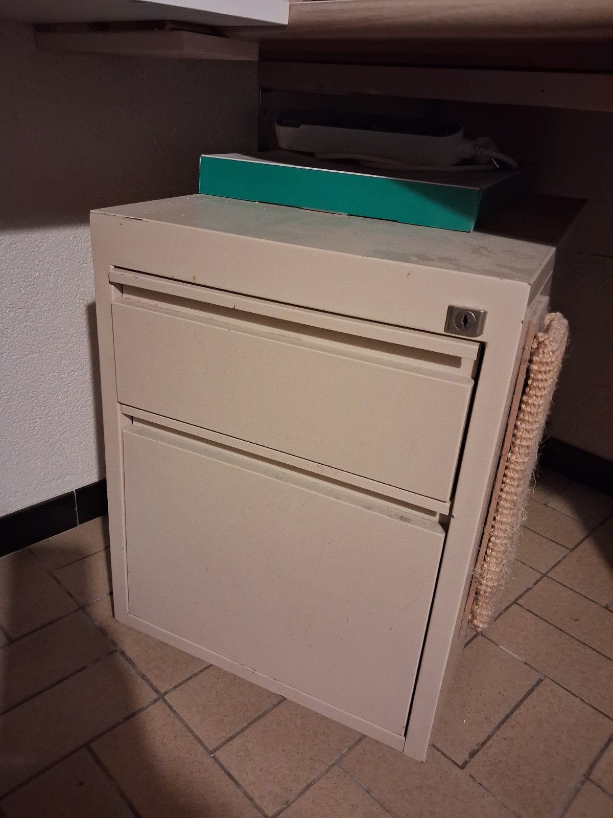 Metalen dossierkast met 2 lades. Op wieltjes., Huis en Inrichting, Ophalen, Gebruikt, Metaal