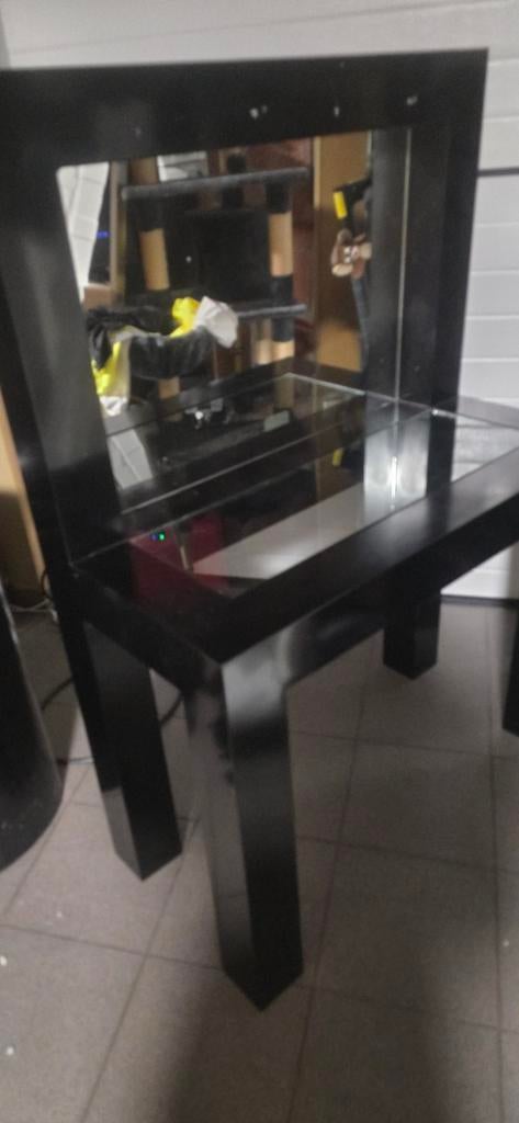 A DONNER - COIFFEUSE EN METAL, Maison & Meubles, Armoires | Vitrines, Enlèvement, Verre
