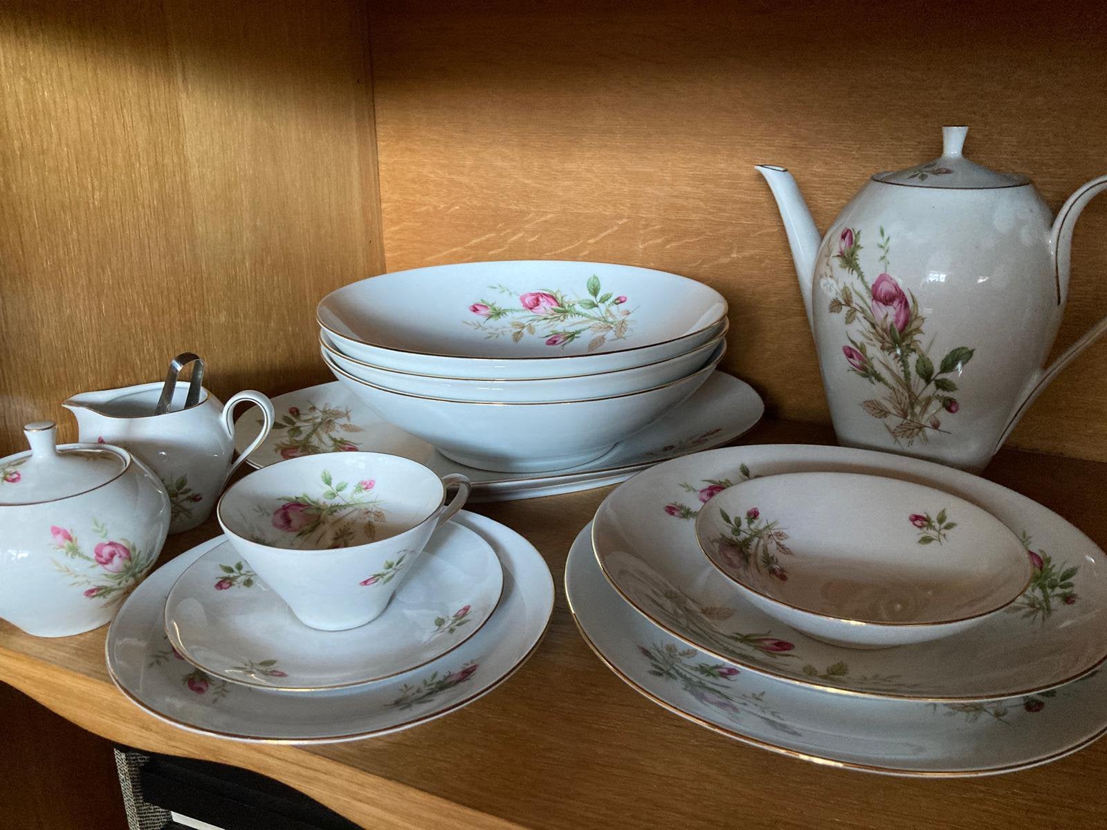 Compleet vintage porseleinen servies., Antiek en Kunst, Ophalen