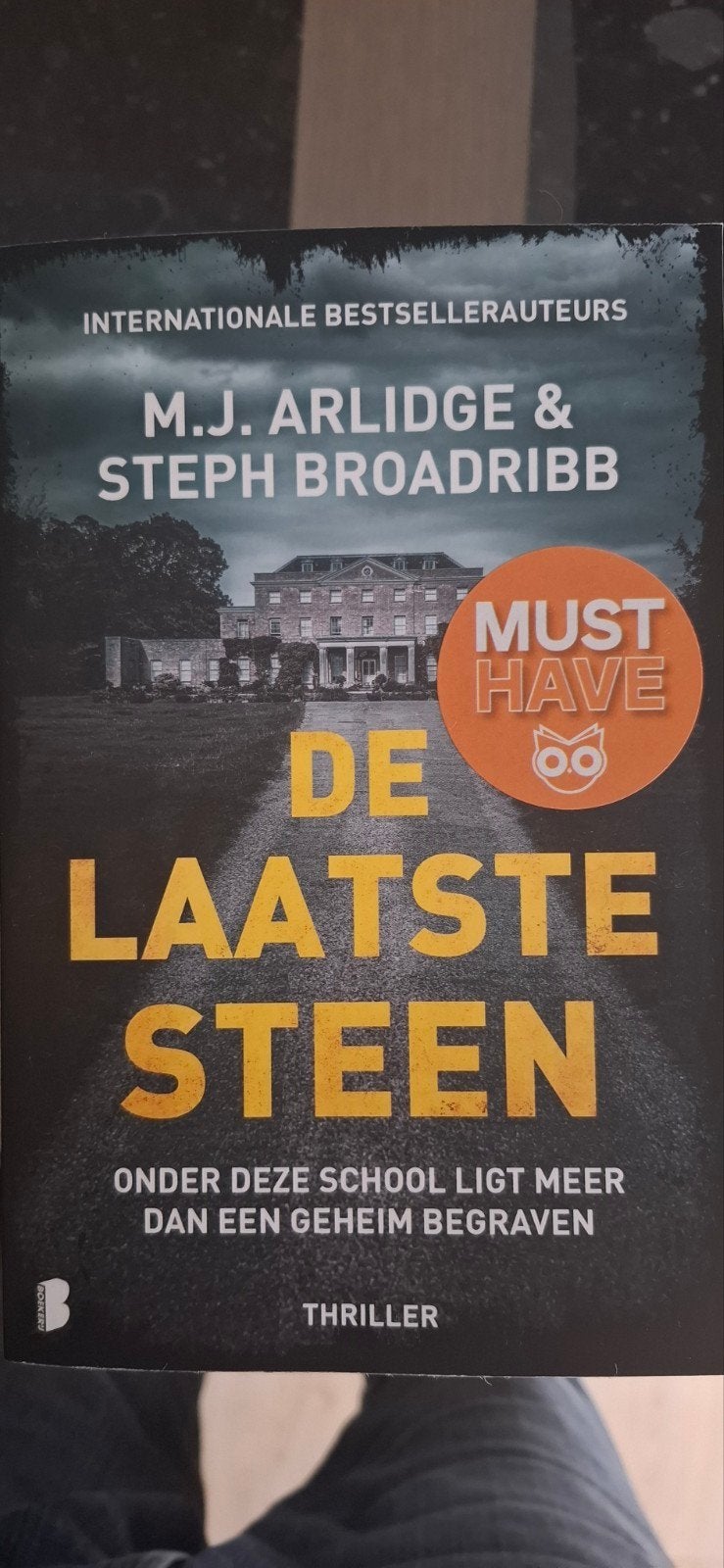 M.J. Arlidge - De laatste steen, Boeken, Ophalen of Verzenden, M.J. Arlidge; Steph Broadribb