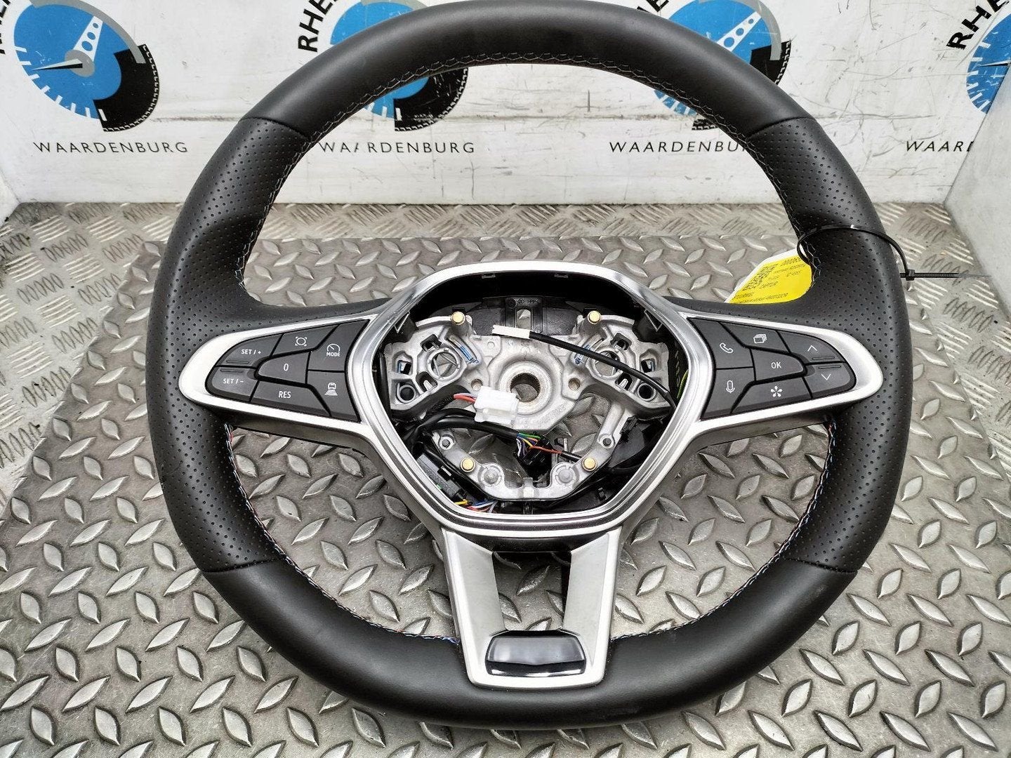RENAULT CAPTUR Alpine STUURWIEL 484001330R 2024, Autos : Pièces & Accessoires, Enlèvement ou Envoi, Utilisé, ARN reconnu