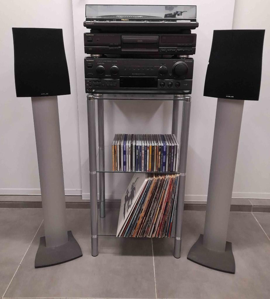 Technics stereo keten op design meubel te beluisteren, Verzenden, Zo goed als nieuw