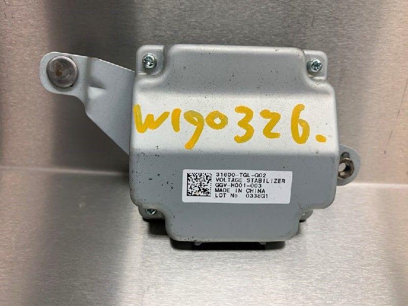 ORDINATEUR DIVERS C Civic (FK6 / 7/8/9) (|31600TGLG02|), Utilisé, Honda