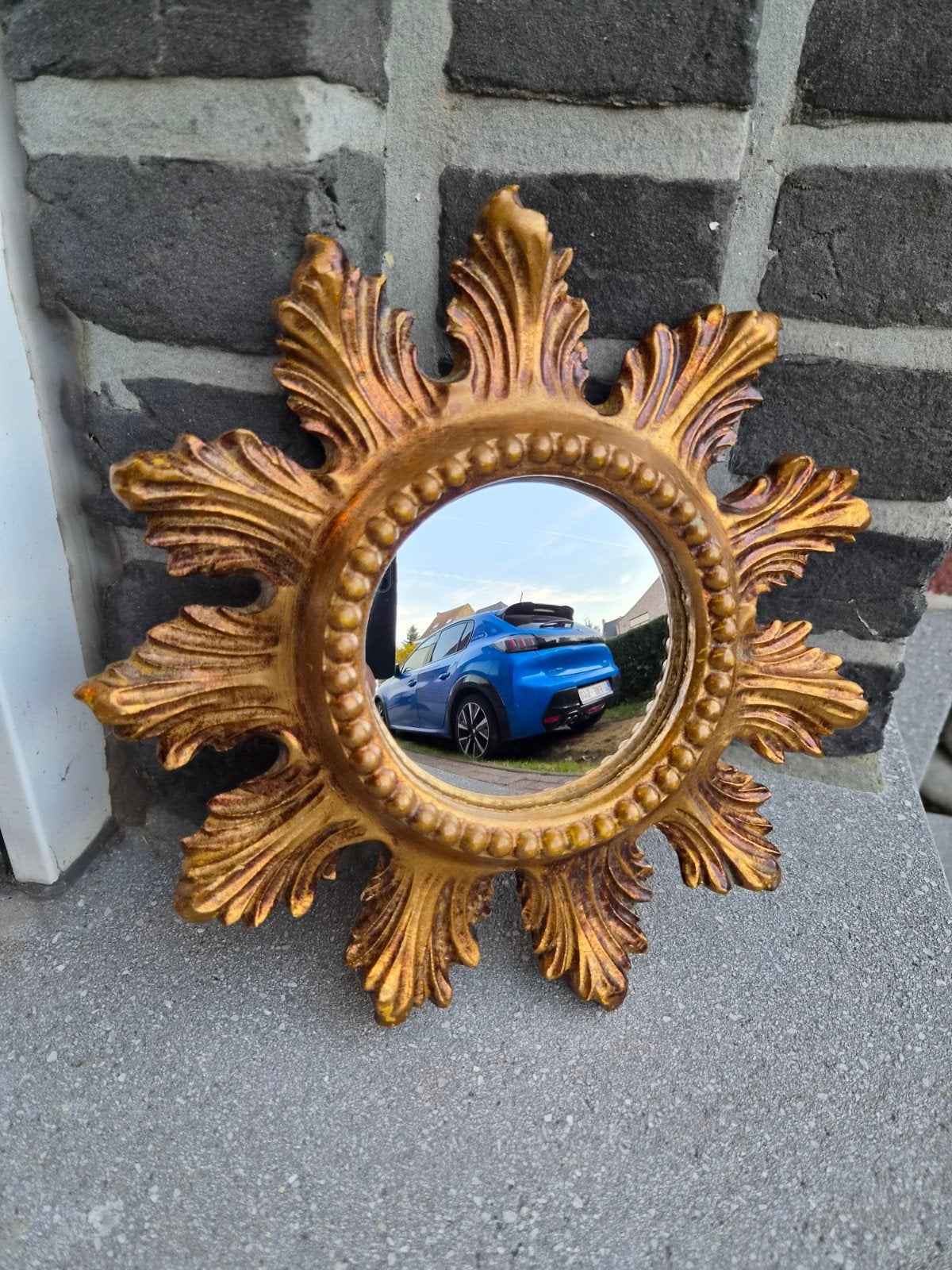kleine vintage zonnespiegel 23 cm met bol glas., Minder dan 50 cm, Gebruikt, Rond, Ophalen of Verzenden