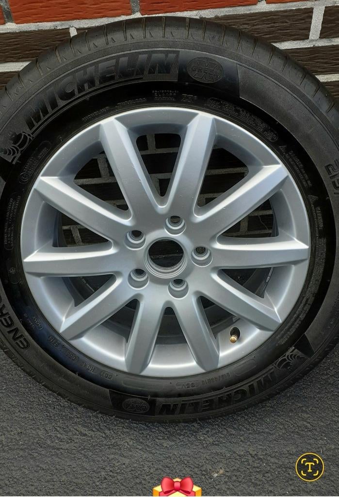 4 belles jantes VW + 4 bons pneus + 4 nouveaux capuchons ZGS, Enlèvement, Pneu(s)