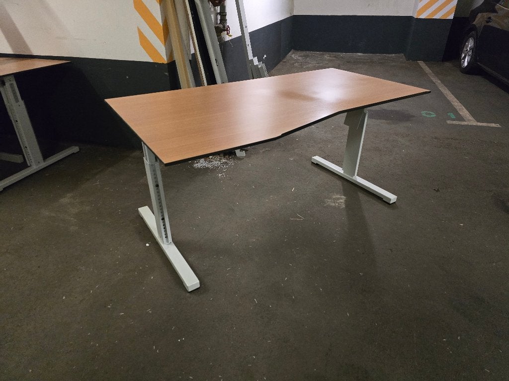 Professionele kantoortafel van 160 cm, Huis en Inrichting, Ophalen of Verzenden, Zo goed als nieuw