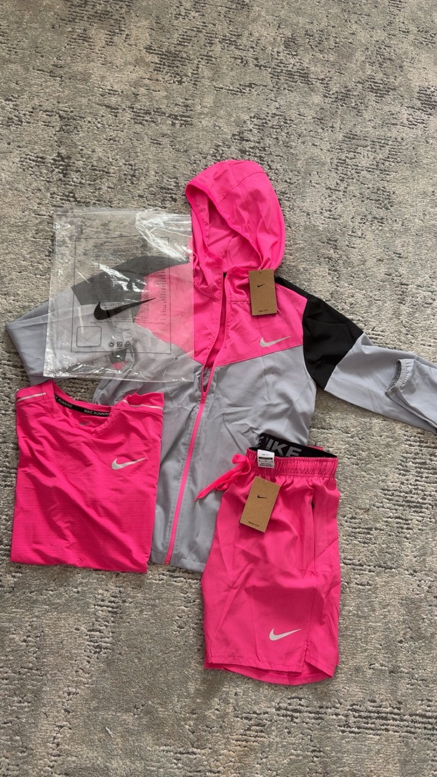 Ensemble Nike Running Sport 3 pièces - Comme neuf, Rose, Comme neuf, Autres types, Taille 48/50 (M)
