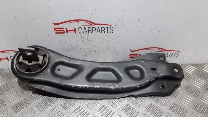 Bras de suspension arrière gauche d'un Mercedes CLA, 3 mois de garantie, Utilisé, -, -