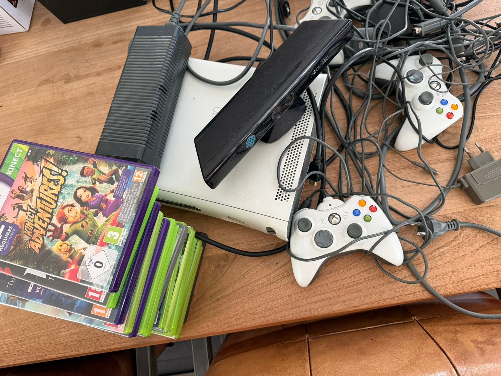 Xbox 360 + Kinect, Games en Spelcomputers, Spelcomputers | Xbox 360, Ophalen, Gebruikt, Met kinect, 60 GB