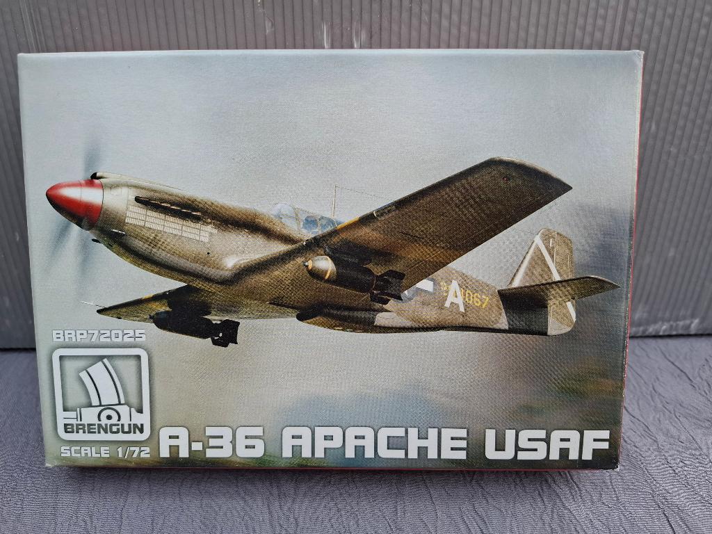 BRENGUN A-36 Noord-Amerikaanse Apache USAF 1/72 BRP72025, Ophalen, Vliegtuig