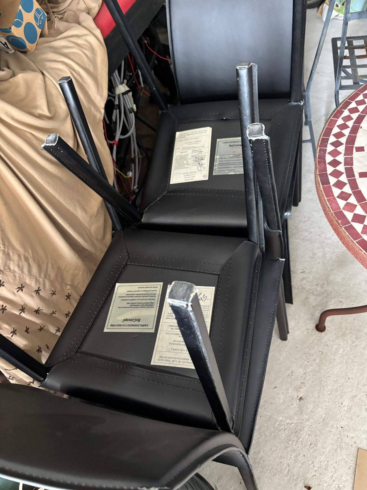 Gratis kast, zetel en stoelen, Enlèvement