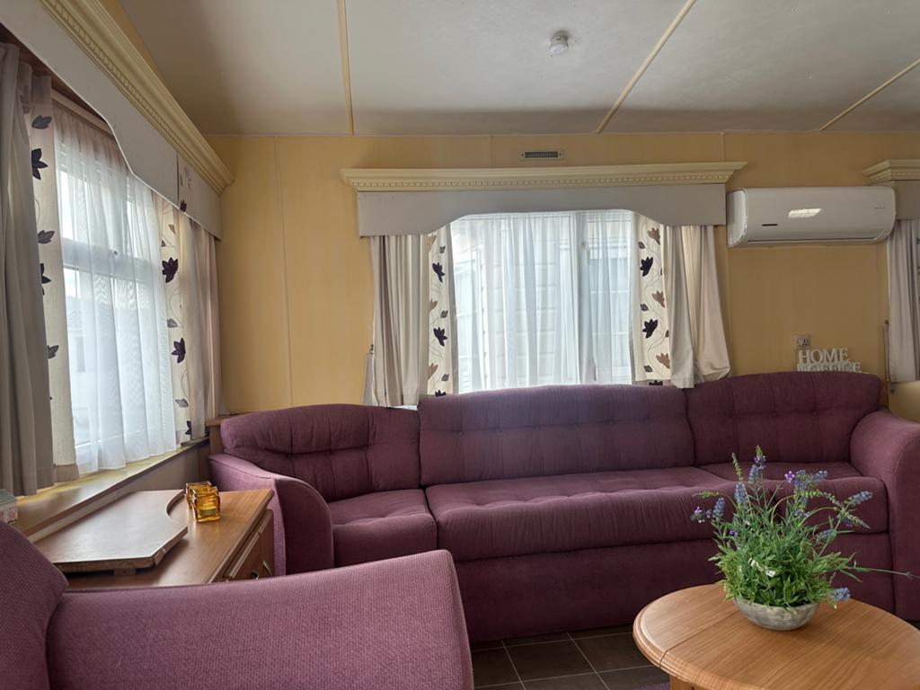 OCC DEPOT 12 ZEER NETTE EN RUIME CARLTON 1100X370/2, Caravans en Kamperen, Stacaravans