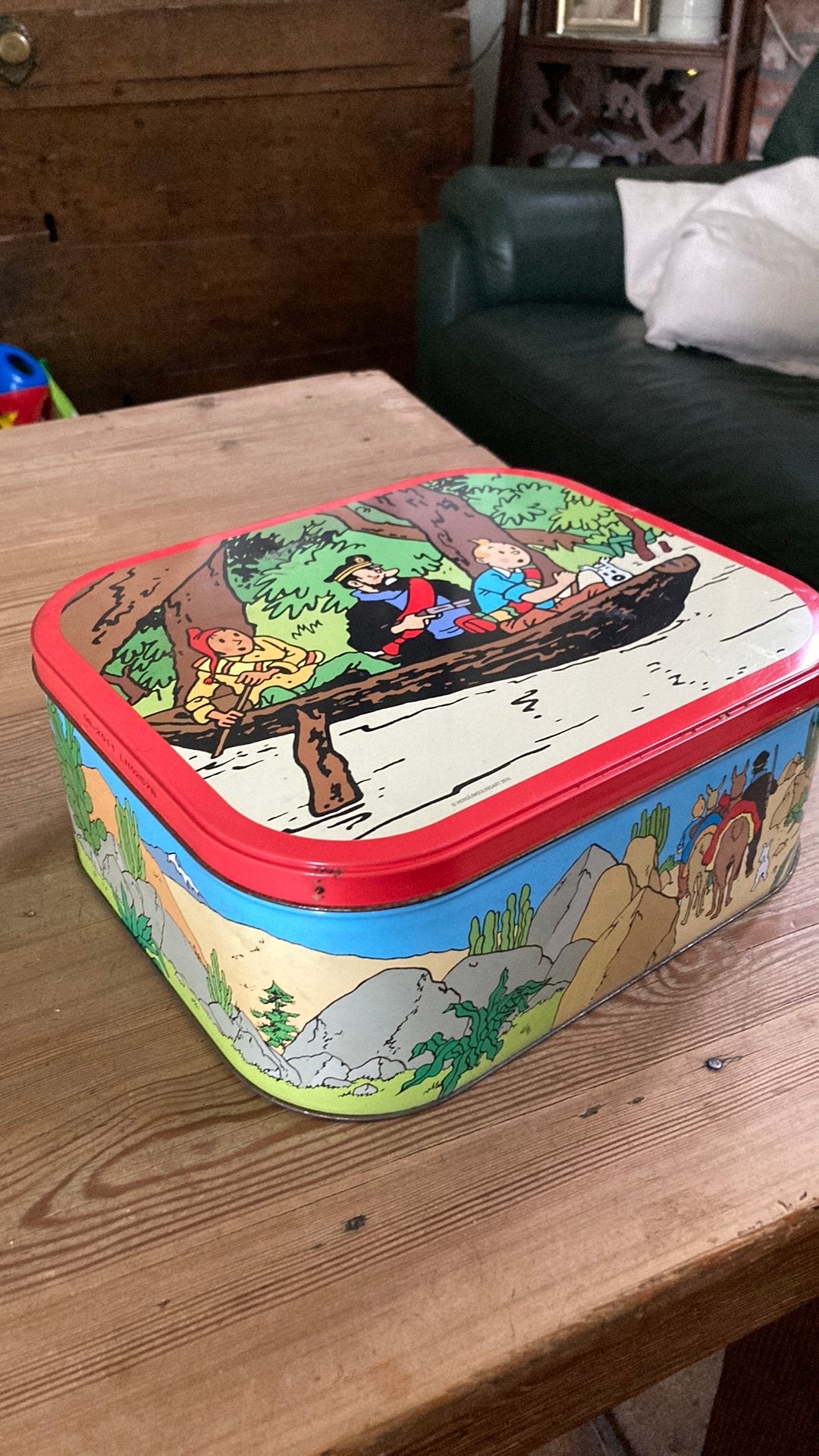 Blikken doos Tintin Kuifje Herge Moulinsart 2010, Verzamelen, Ophalen of Verzenden, Zo goed als nieuw