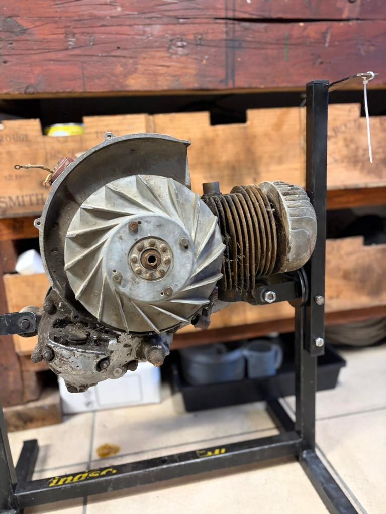 Moteur vespa VNA1, Fietsen en Brommers, Ophalen, Zo goed als nieuw, Carburateur