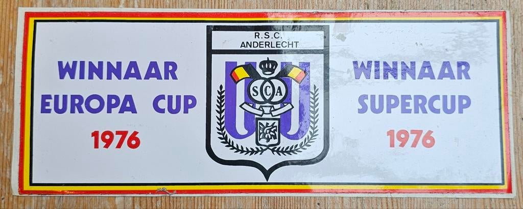 1976 Grote Sticker Winnaar RSC Anderlecht Europacup Voetbal, Ophalen of Verzenden, Zo goed als nieuw, Poster, Plaatje of Sticker
