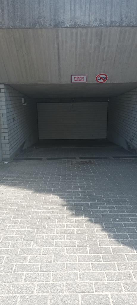 Cherche chauffeur avec auto +remorque /camionnette max 1,9 m