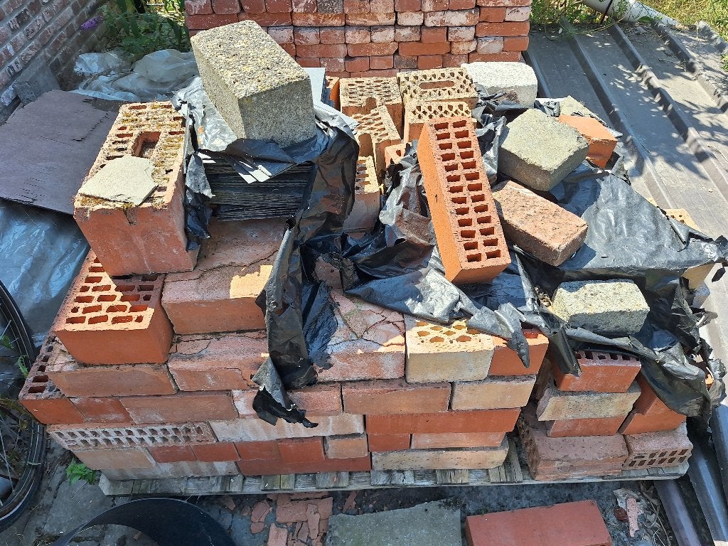 Gratis: Diverse stenen en puin voor opvulmateriaal (Mol), Ophalen, Overige materialen, Gebruikt, Overige typen