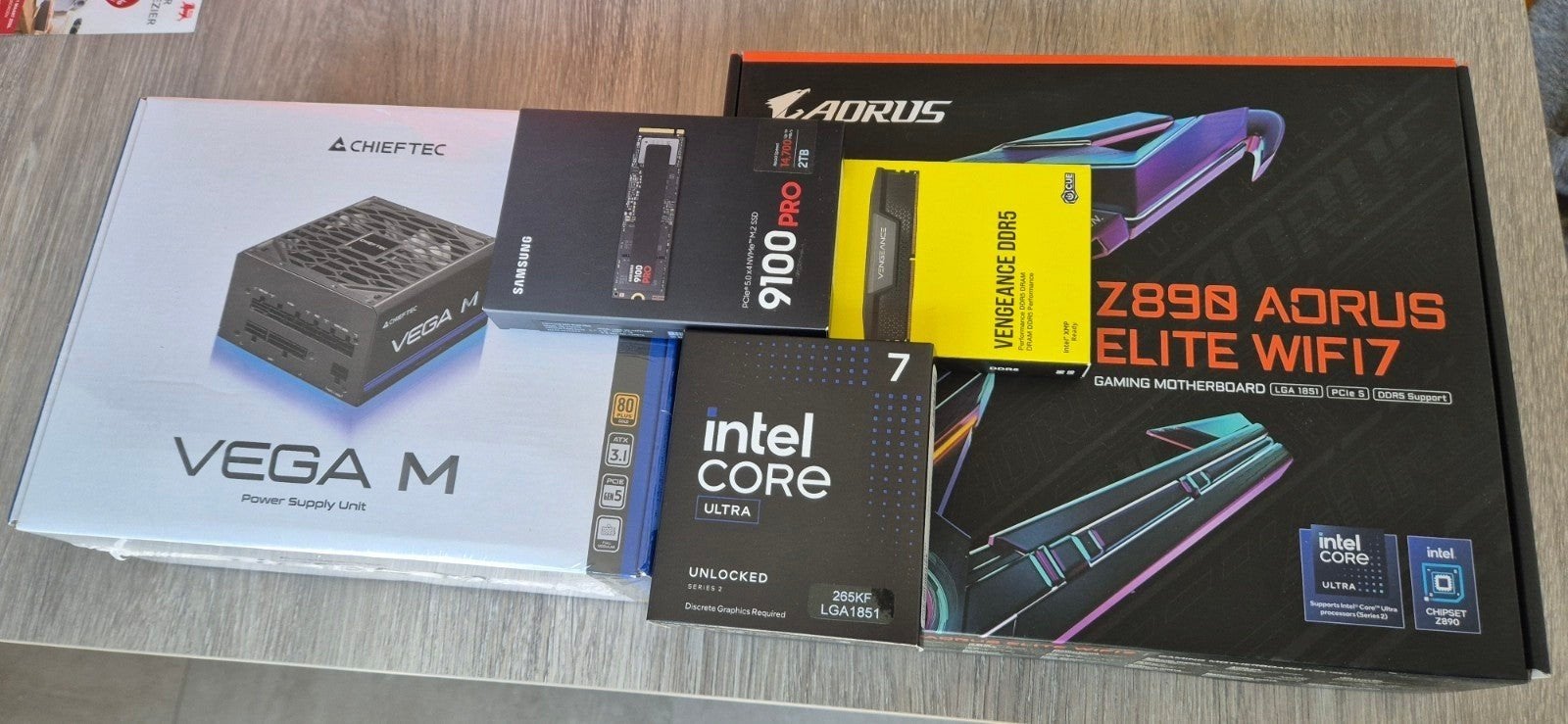 PC upgrade kit - intel ultra 7 + 48 gig Corsair drr 5, Computers en Software, Ophalen, DDR5