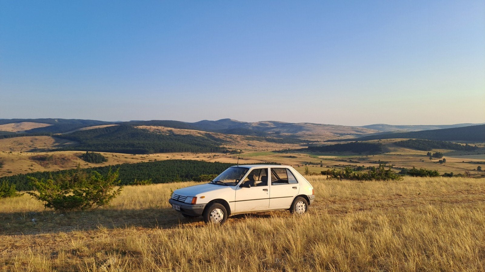 Peugeot 205 ideaal voor Mongol Rally, Auto's, Voorwielaandrijving, Stof, 4 cilinders, Wit