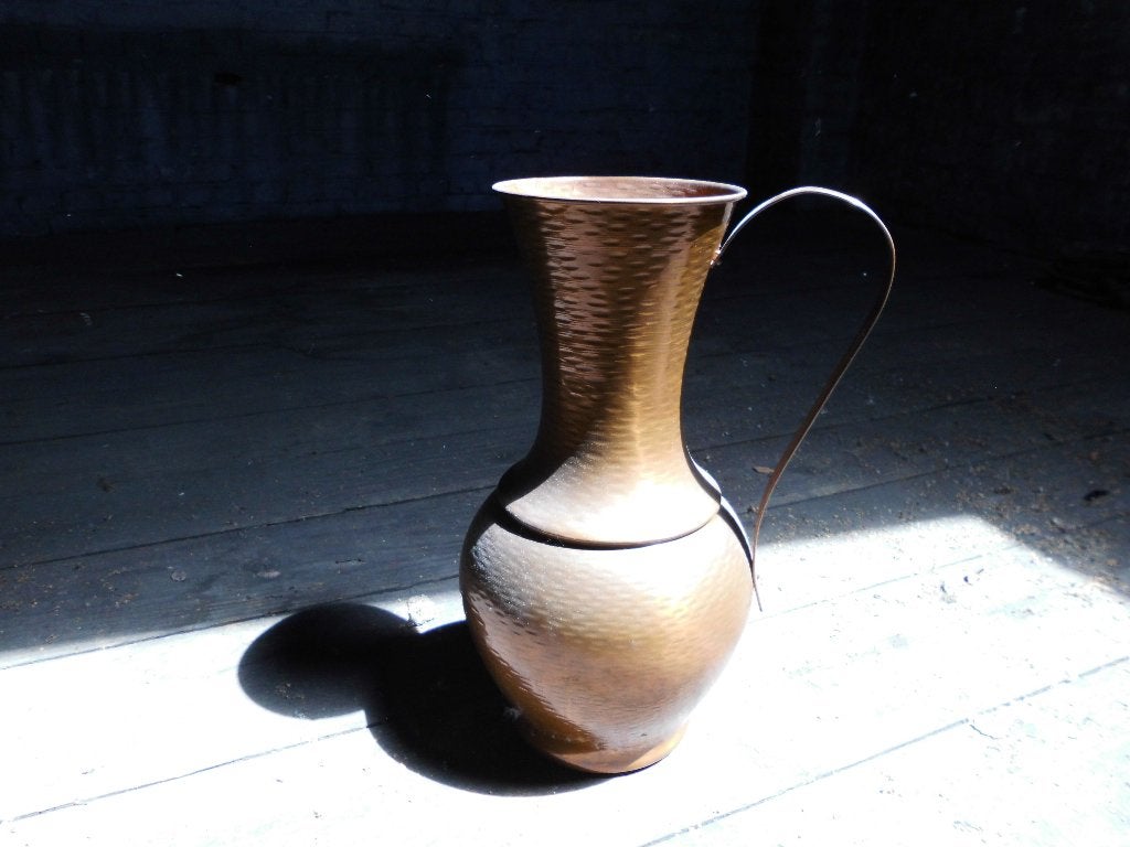 Kruik in rood gehamerd koper, Antiek en Kunst, Ophalen, Koper
