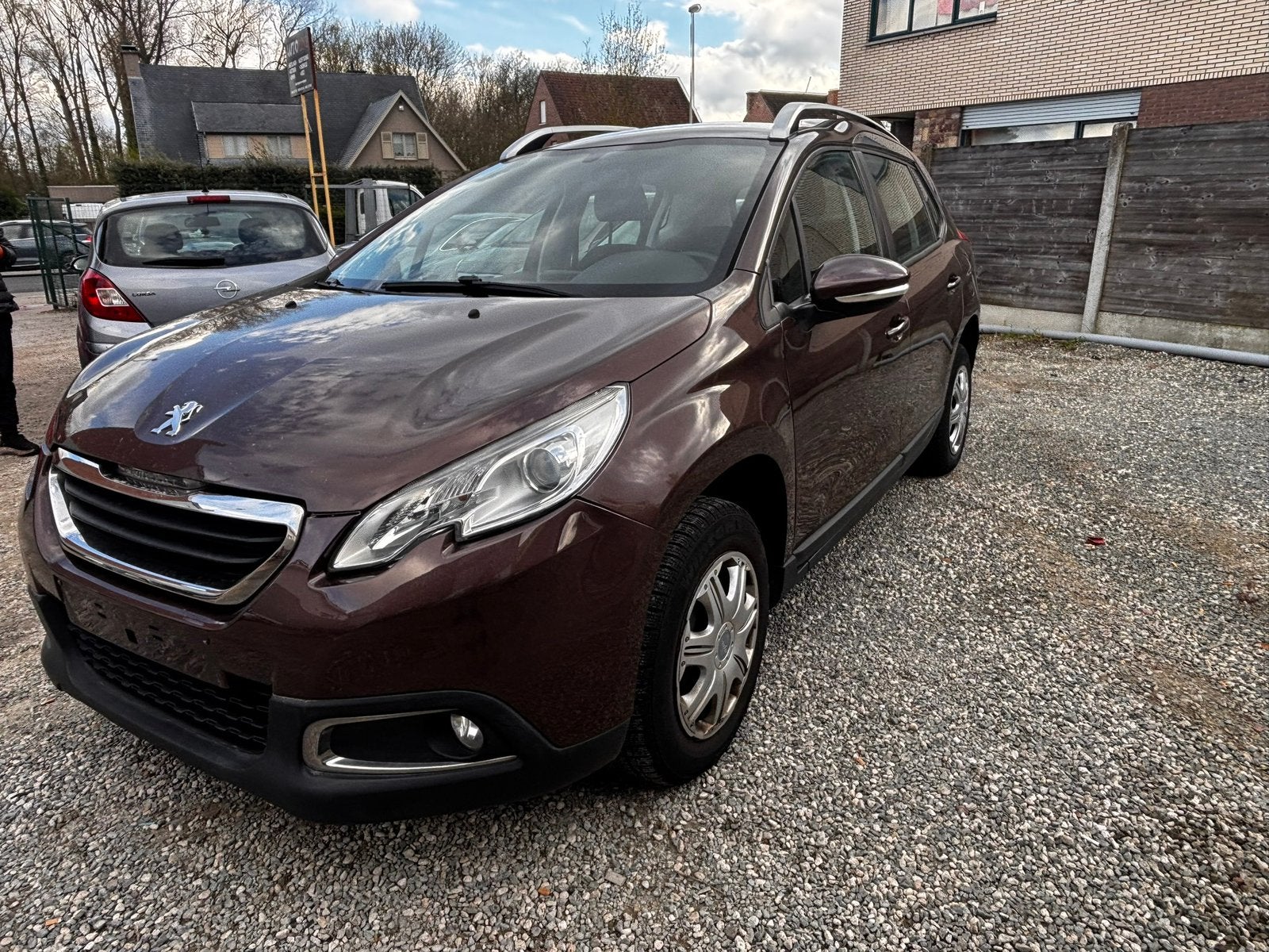 Peugeot 2008 1,4 hdi/euro5/navi/wordt gekeurd voor verkoop, Auto's, Voorwielaandrijving, Euro 5, Parkeersensor, Zwart