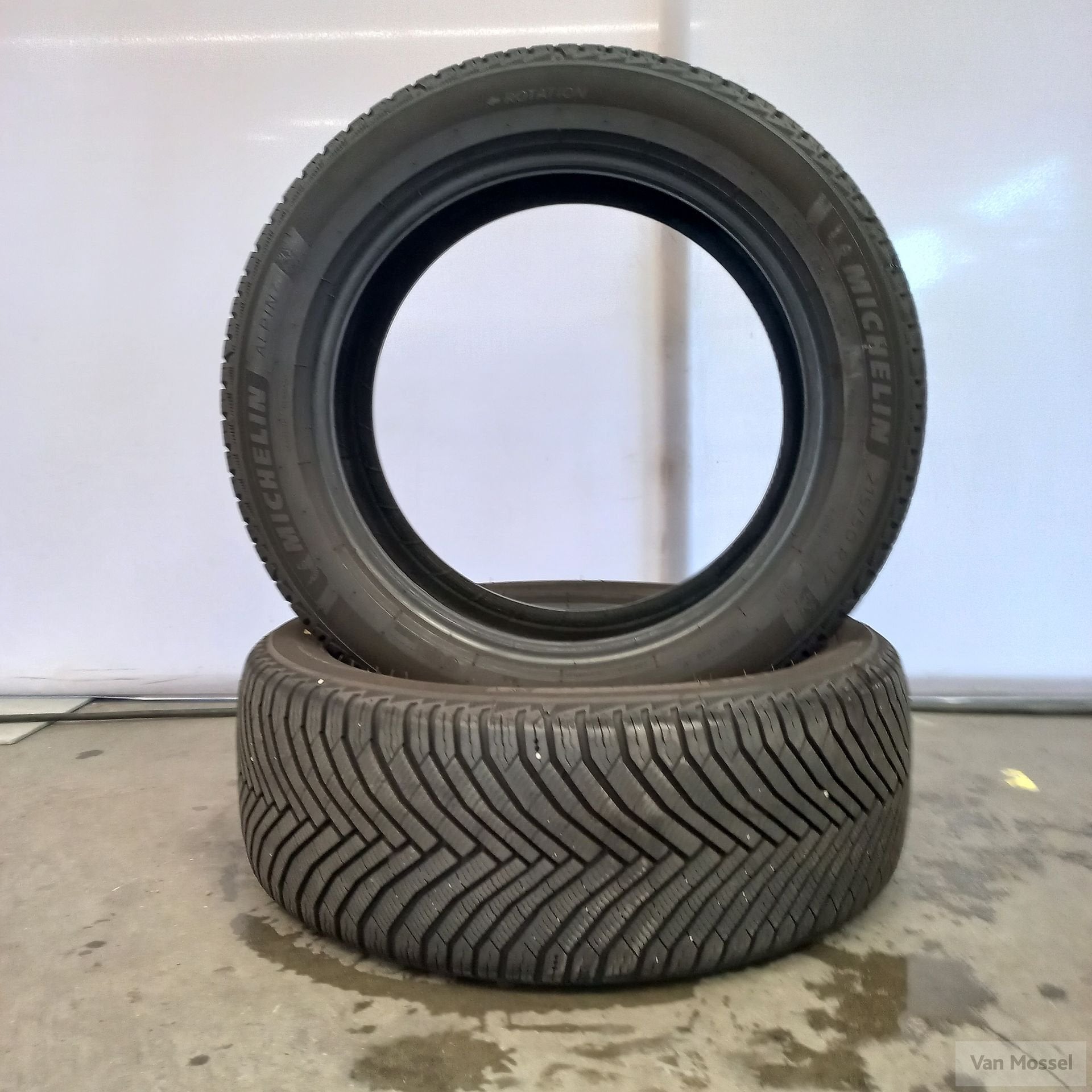 Michelin ALpin 7 215/50/R17 95V, Autos : Pièces & Accessoires, 215 mm, 4 Saisons, Véhicule de tourisme, -
