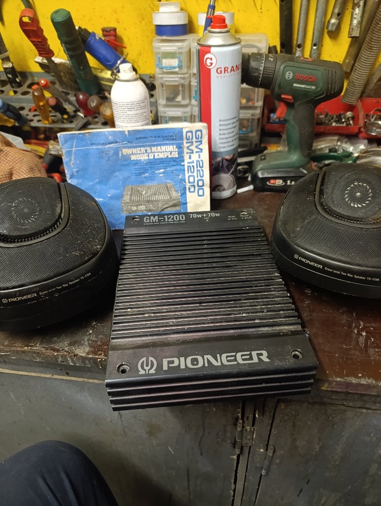 Ampli et enceinte de voiture, Enlèvement