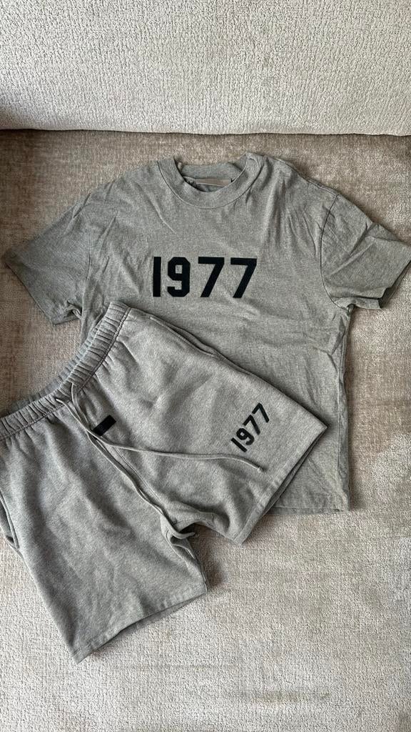 Fear of God Essentials grijze set, Kleding | Heren, Ophalen of Verzenden, Zo goed als nieuw