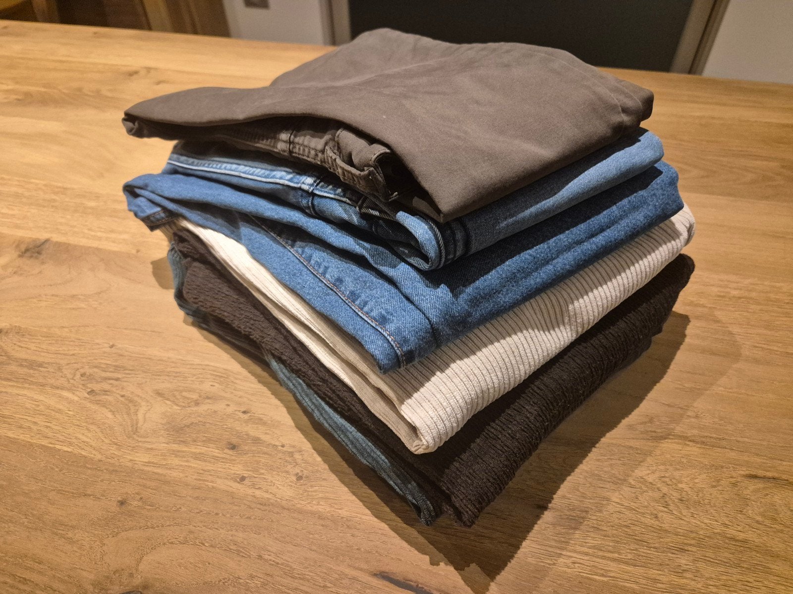 Pakket 7 damesbroeken maat 38 – jeans & broeken, Kleding | Dames, Ophalen, Maat 38/40 (M)