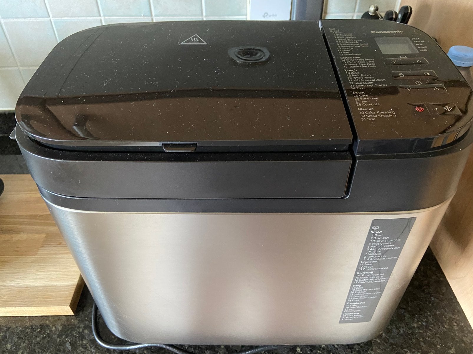 Broodmachiene, Plus de 10 programmes, 800 à 1200 grammes de pâte, Enlèvement, Utilisé
