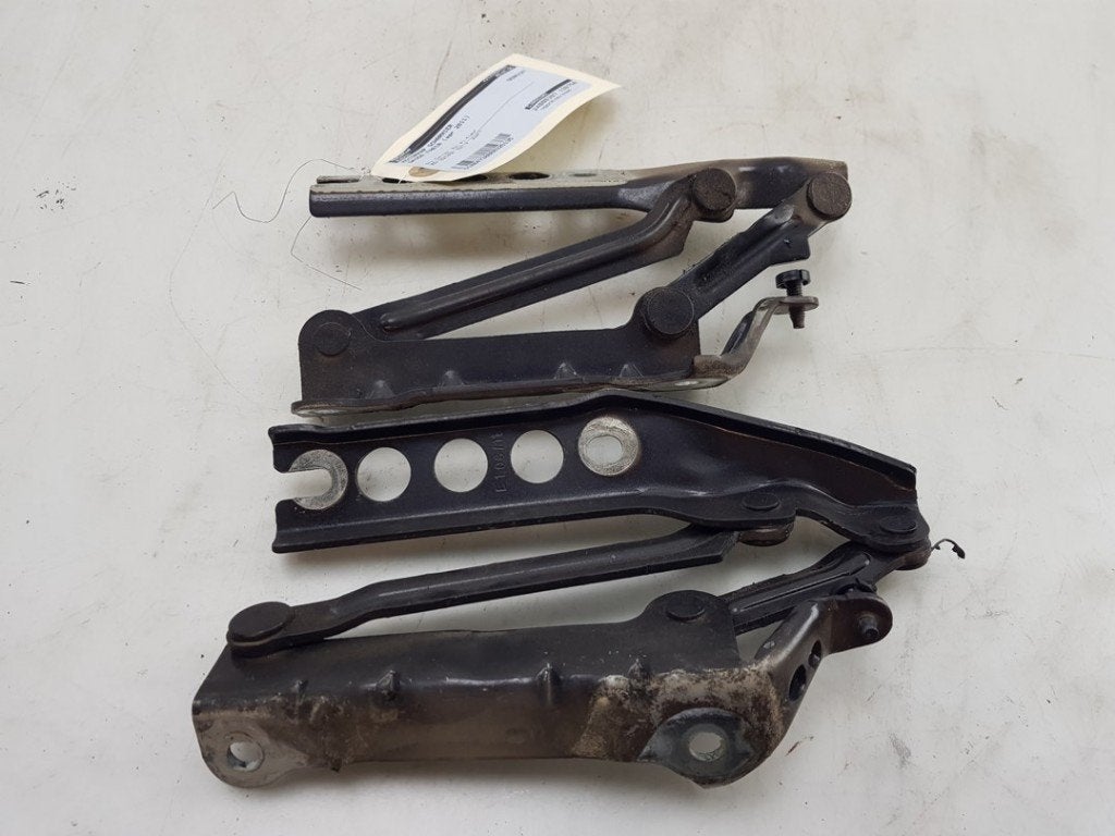 CHARNIERE DE CAPOT Fabia II (5J) (|5J0823301|5J0823302|), Autos : Pièces & Accessoires, Utilisé, Skoda