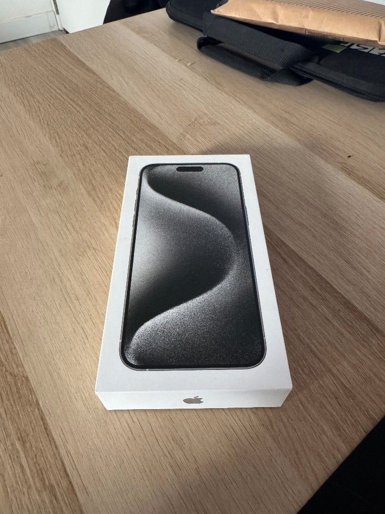 iPhone 15 Pro Max 256 Go — Parfait état + boîte + facture, 256 GB, Comme neuf, Enlèvement, IPhone 15 Pro Max