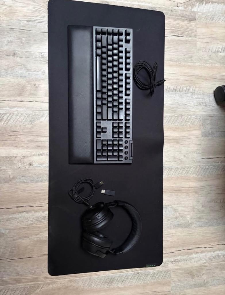 Toetsenbord+Headset, Clavier gamer, Comme neuf, Enlèvement, Razer