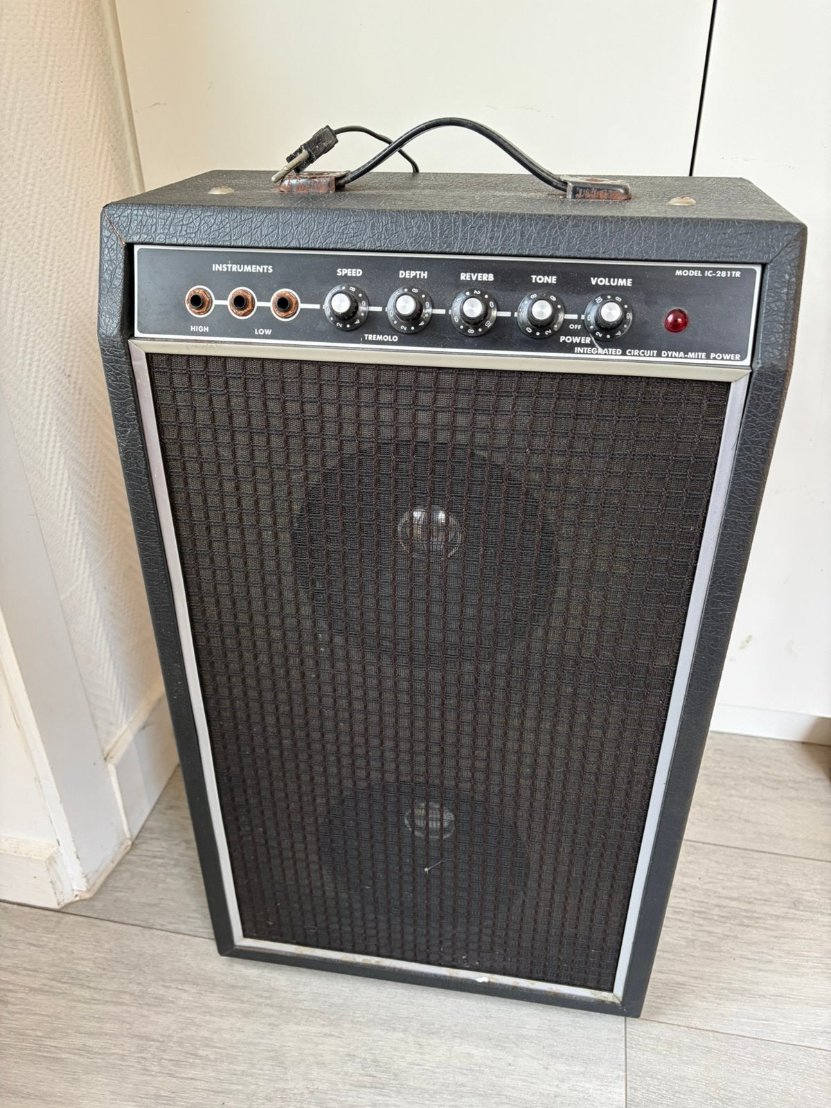 Vintage Japan gitaarversterker, Muziek en Instrumenten, Ophalen, Gebruikt, Gitaar, Minder dan 50 watt