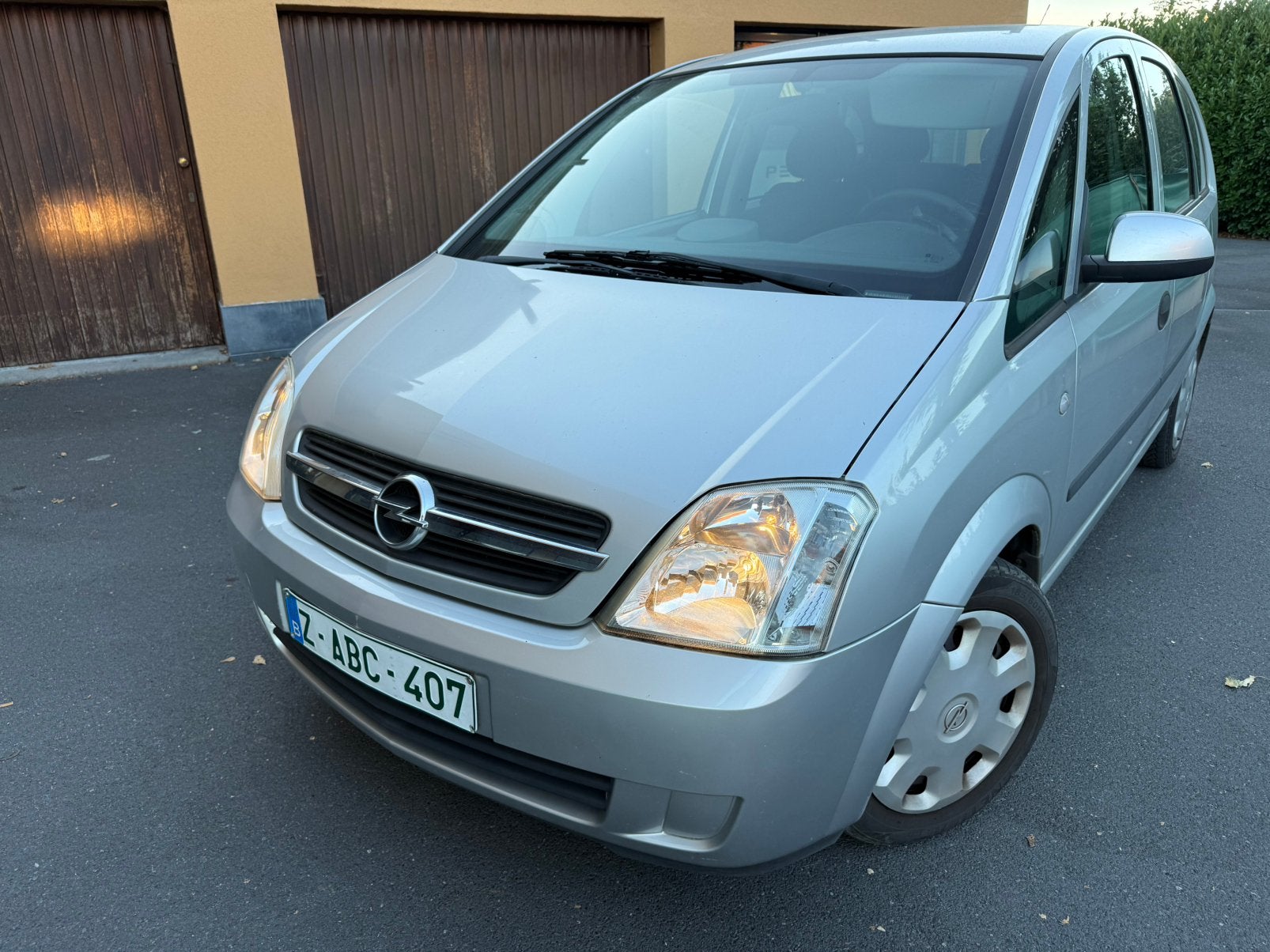 opel meriva 1.6 - 2004, Autos, Argent ou Gris, Achat, Noir, 5 portes