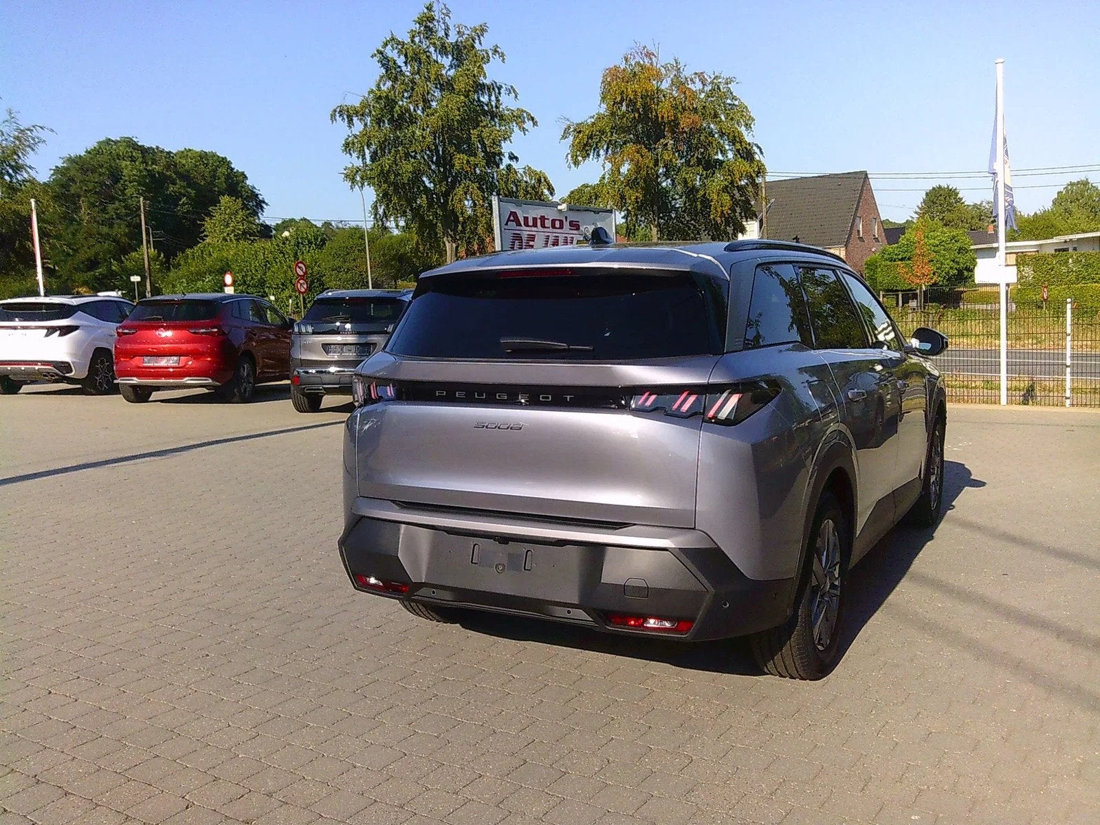 Peugeot 5008 automaat benzine hybrid 145ch e dcs6 (bj 2025), Auto's, Peugeot, Gebruikt, Zwart, 136 pk, 7 zetels
