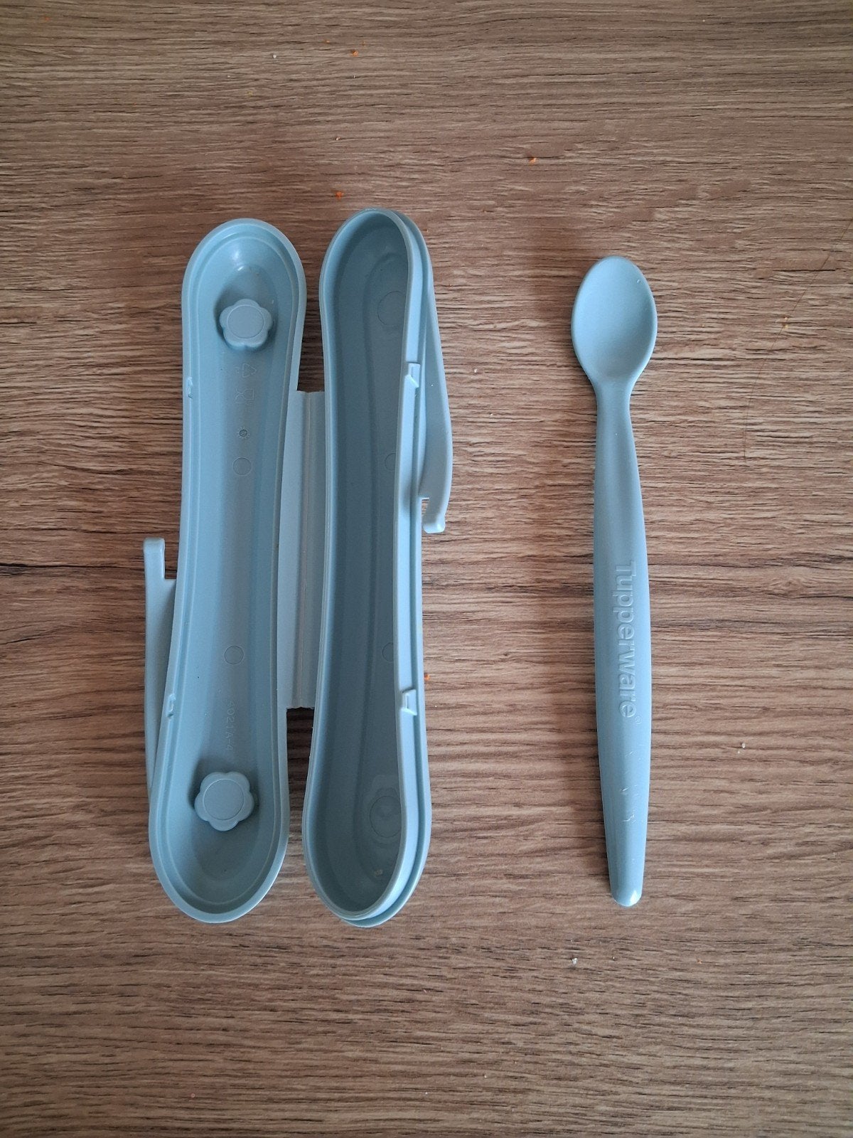 Cuillère Tupperware pour bébé, Enfants & Bébés, Envoi