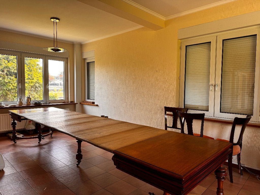 Antieke uitschuifbare tafel in notenhout, Ophalen, 100 tot 150 cm, Henri II, Zo goed als nieuw