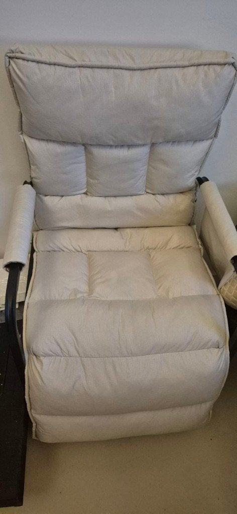Comfortable Padded Lounge Chair / Relax Chair, 125 à 150 cm, Comme neuf, Enlèvement, Cuir