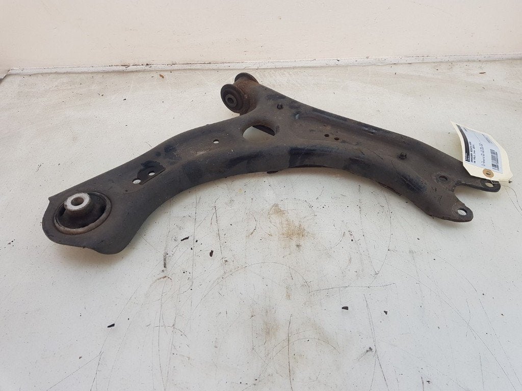 BRAS DE SUSPENSION AVANT DROIT (TRIANGLE) Polo VI (AW1), Volkswagen, Volkswagen AG, Utilisé, Kundenbetreuung@volkswagen.de