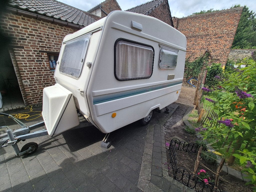 Predom N126 caravan (geen keuring nodig), Caravanes & Camping, 2 lits séparés, 4 à 5 mètres, Particulier, Siège standard